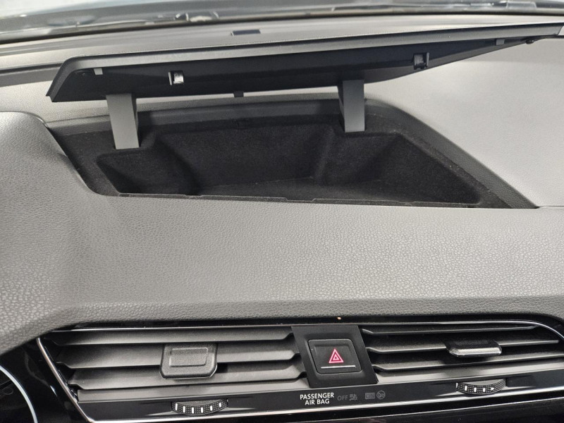 Photo 41 de l'offre de VOLKSWAGEN TOURAN 1.6 TDI 115 7 Places Confortline BVM6 à 19990€ chez MKP Distribution
