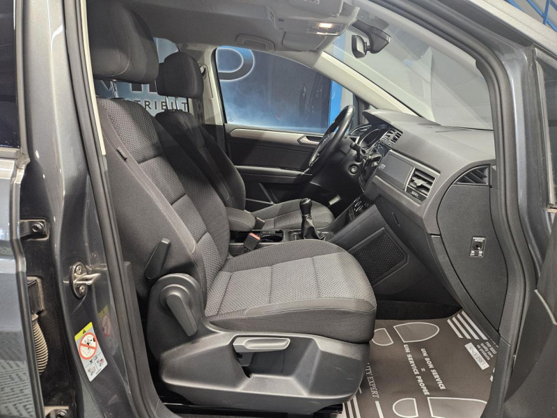 Photo 14 de l'offre de VOLKSWAGEN TOURAN 1.6 TDI 115 7 Places Confortline BVM6 à 19990€ chez MKP Distribution
