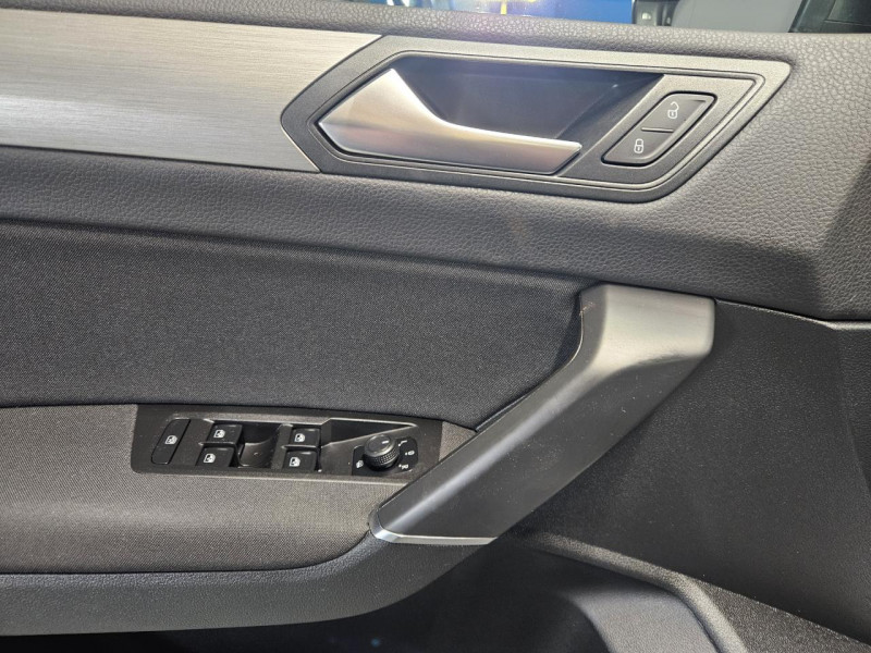 Photo 48 de l'offre de VOLKSWAGEN TOURAN 1.6 TDI 115 7 Places Confortline BVM6 à 19990€ chez MKP Distribution