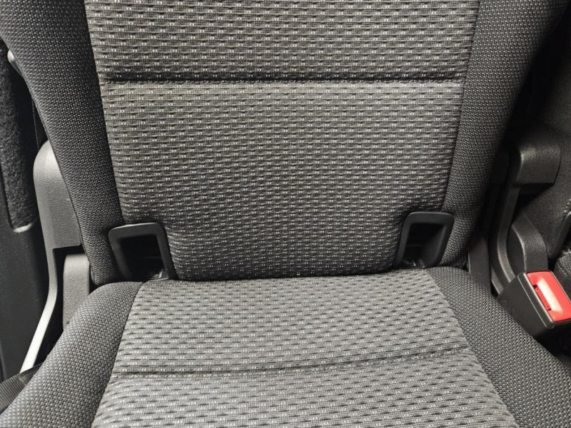 Photo 37 de l'offre de VOLKSWAGEN TOURAN 1.6 TDI 115 7 Places Confortline BVM6 à 19990€ chez MKP Distribution