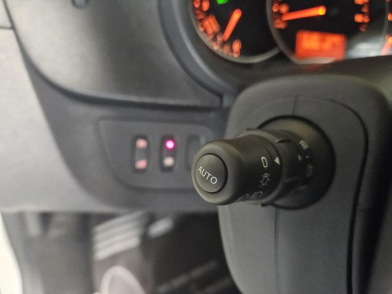 Photo 20 de l'offre de RENAULT KANGOO 1.5 dCi 110 Intens BVM à 12490€ chez MKP Distribution