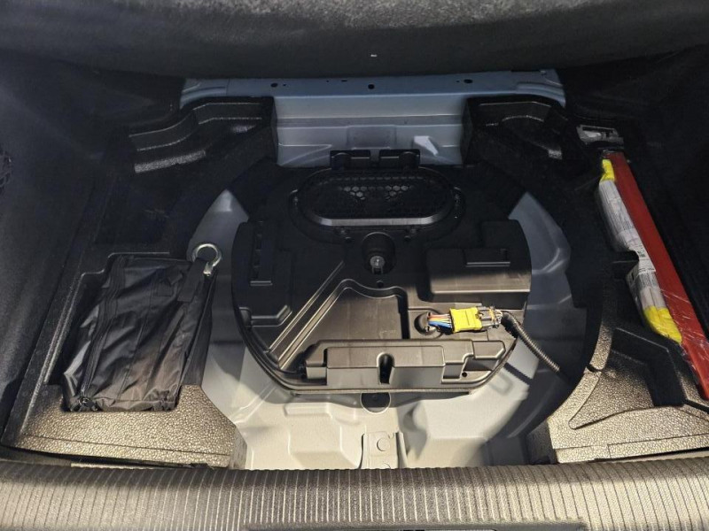 Photo 10 de l'offre de PEUGEOT 308 1.5 BlueHDi 130  EAT8 GT PACK à 22990€ chez MKP Distribution