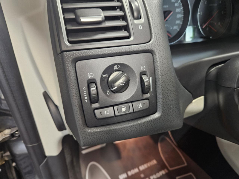 Photo 26 de l'offre de VOLVO C30  1.6D DRIVe 110 Momentum  BVM5 à 9490€ chez MKP Distribution