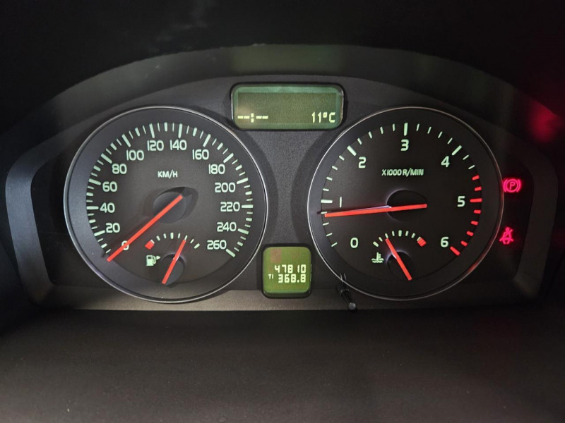 Photo 17 de l'offre de VOLVO C30  1.6D DRIVe 110 Momentum  BVM5 à 9490€ chez MKP Distribution