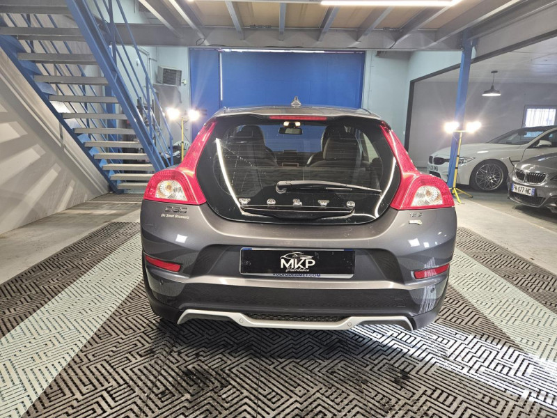 Photo 4 de l'offre de VOLVO C30  1.6D DRIVe 110 Momentum  BVM5 à 9490€ chez MKP Distribution