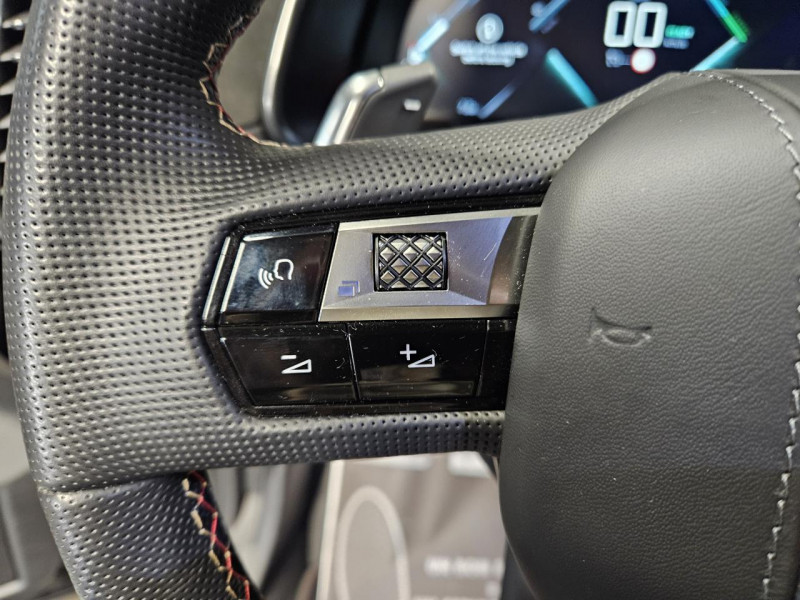 Photo 19 de l'offre de DS DS 7 CROSSBACK Hybride E-Tense 300 EAT8 4x4 Performance Line + à 27990€ chez MKP Distribution