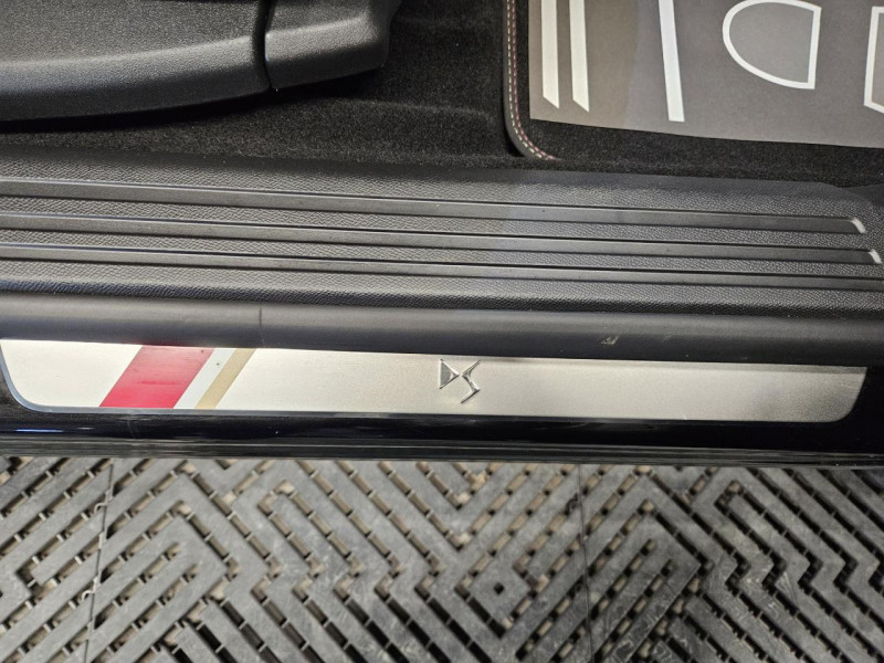 Photo 42 de l'offre de DS DS 7 CROSSBACK Hybride E-Tense 300 EAT8 4x4 Performance Line + à 27990€ chez MKP Distribution