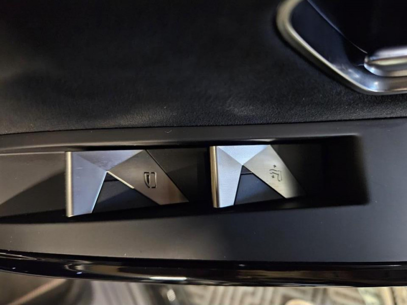 Photo 45 de l'offre de DS DS 7 CROSSBACK Hybride E-Tense 300 EAT8 4x4 Performance Line + à 27990€ chez MKP Distribution