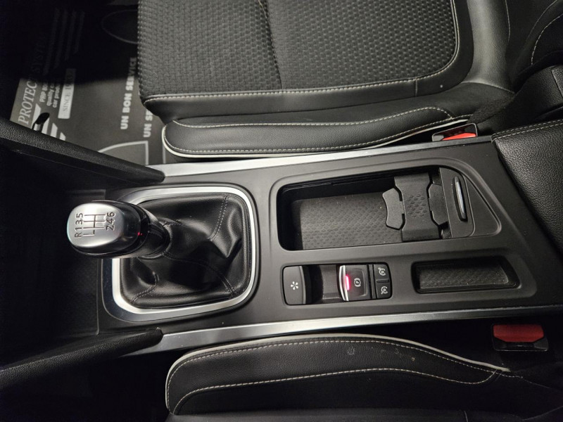 Photo 32 de l'offre de RENAULT Megane Estate 1.3 TCe 140 Bose Edition BVM à 14490€ chez MKP Distribution