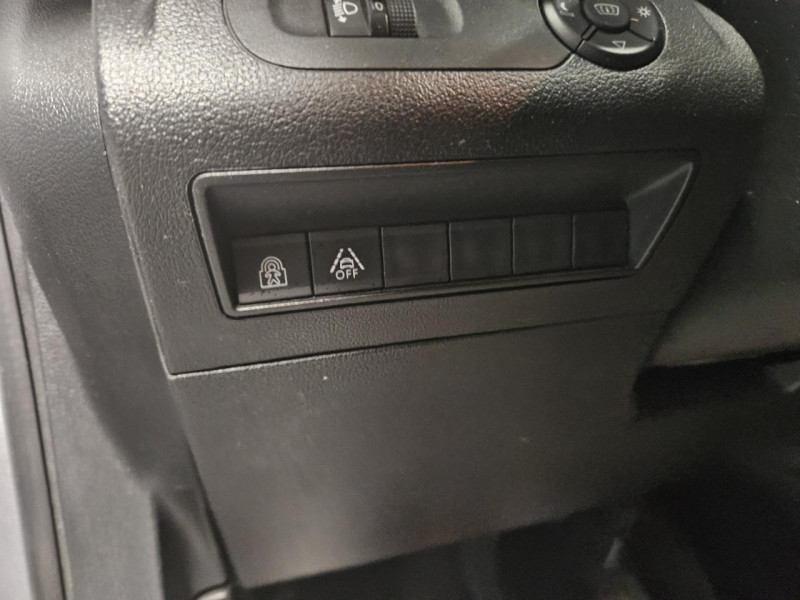 Photo 24 de l'offre de CITROEN BERLINGO Taille M 1.5 BlueHDi 130 BVM6 Shine à 19990€ chez MKP Distribution