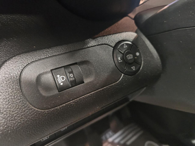 Photo 23 de l'offre de CITROEN BERLINGO Taille M 1.5 BlueHDi 130 BVM6 Shine à 19990€ chez MKP Distribution