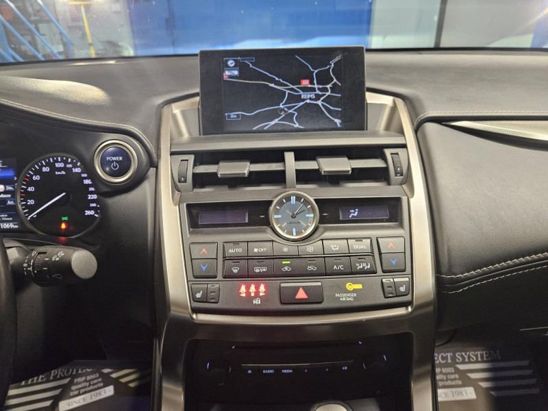 Photo 29 de l'offre de LEXUS NX  300h 2.5 197 2WD Luxe E-CVT à 23990€ chez MKP Distribution