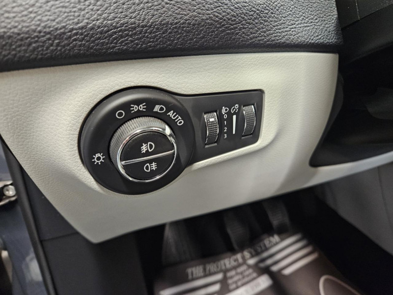 Photo 22 de l'offre de JEEP COMPASS 1.6 MultiJet II 120 BVM6 Limited à 18990€ chez MKP Distribution