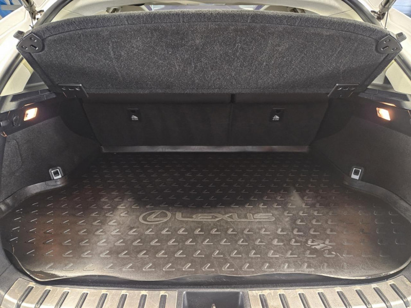 Photo 9 de l'offre de LEXUS NX  300h 2.5 197 2WD Luxe E-CVT à 23990€ chez MKP Distribution