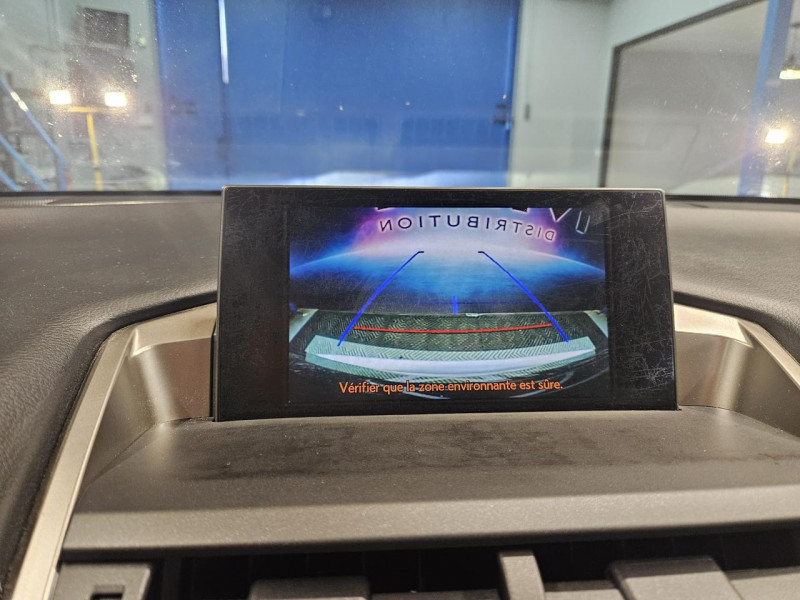 Photo 26 de l'offre de LEXUS NX  300h 2.5 197 2WD Luxe E-CVT à 23990€ chez MKP Distribution