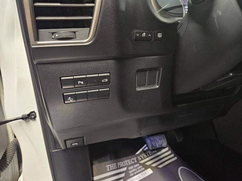 Photo 24 de l'offre de LEXUS NX  300h 2.5 197 2WD Luxe E-CVT à 23990€ chez MKP Distribution