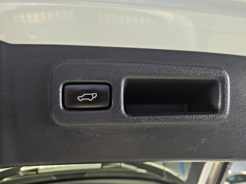 Photo 42 de l'offre de LEXUS NX  300h 2.5 197 2WD Luxe E-CVT à 23990€ chez MKP Distribution