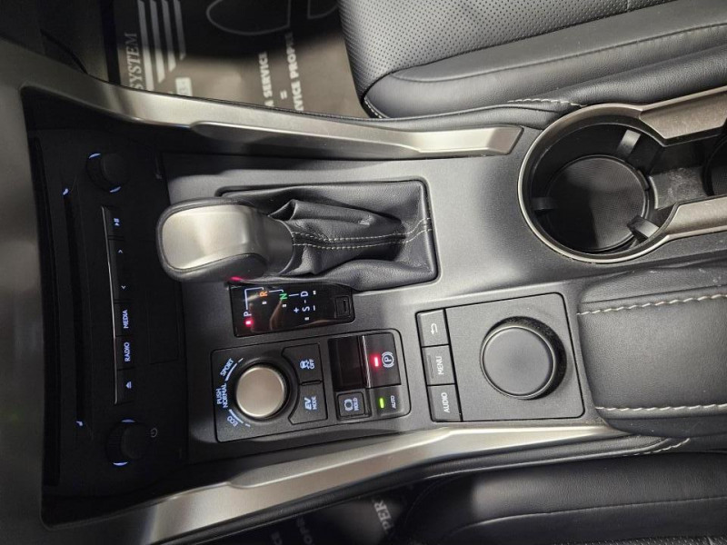 Photo 31 de l'offre de LEXUS NX  300h 2.5 197 2WD Luxe E-CVT à 23990€ chez MKP Distribution