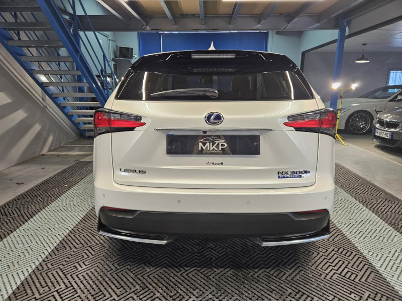 Photo 4 de l'offre de LEXUS NX  300h 2.5 197 2WD Luxe E-CVT à 23990€ chez MKP Distribution