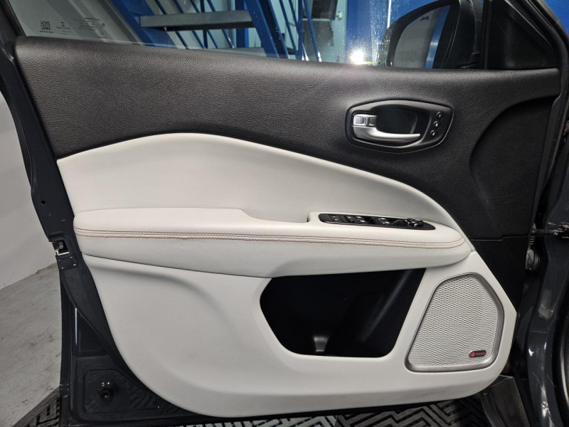 Photo 49 de l'offre de JEEP COMPASS 1.6 MultiJet II 120 BVM6 Limited à 18990€ chez MKP Distribution