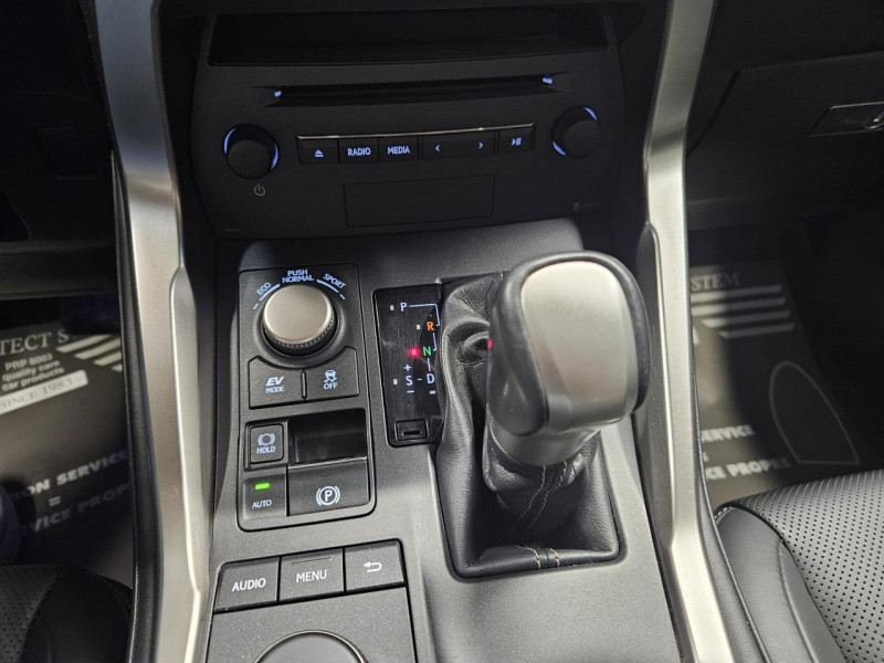 Photo 30 de l'offre de LEXUS NX  300h 2.5 197 2WD Luxe E-CVT à 23990€ chez MKP Distribution