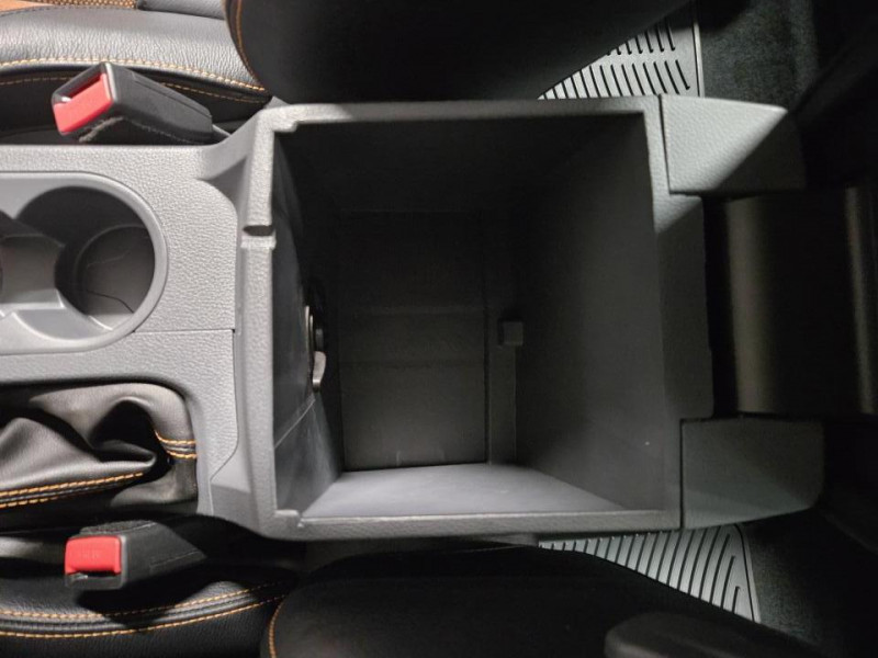 Photo 36 de l'offre de FORD RANGER  3.2 TDCi 200 4X4 DOUBLE CABINE BVA6 WILDTRAK à 29490€ chez MKP Distribution