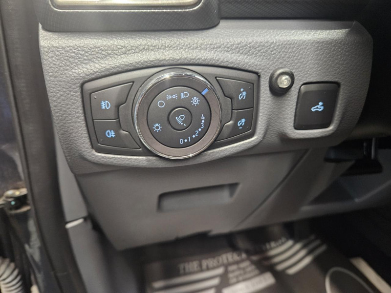 Photo 20 de l'offre de FORD RANGER  3.2 TDCi 200 4X4 DOUBLE CABINE BVA6 WILDTRAK à 30990€ chez MKP Distribution