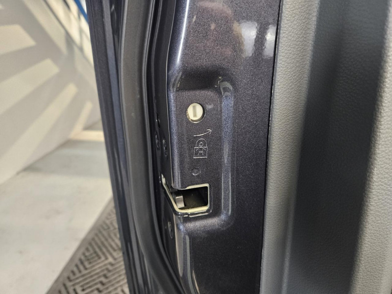 Photo 49 de l'offre de FORD RANGER  3.2 TDCi 200 4X4 DOUBLE CABINE BVA6 WILDTRAK à 30990€ chez MKP Distribution