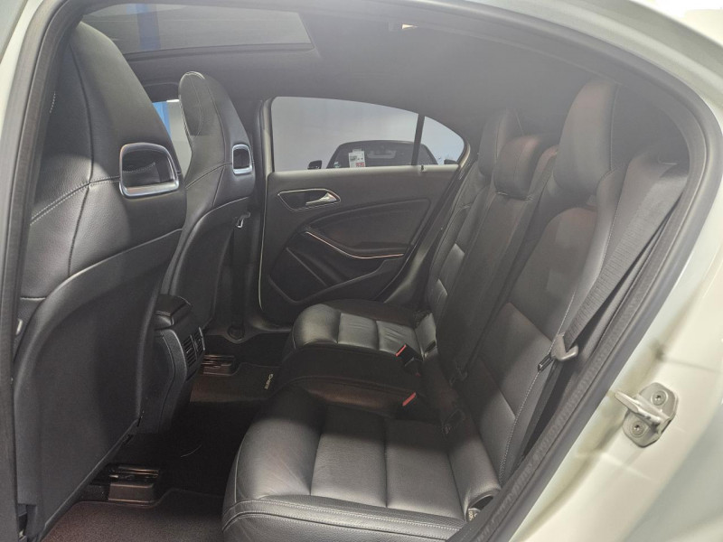 Photo 15 de l'offre de MERCEDES-BENZ CLASSE A 45 AMG 2.0 380 Speedshift DCT 4-Matic  à 24990€ chez MKP Distribution