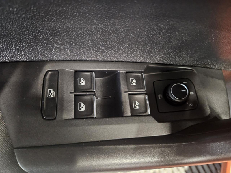 Photo 41 de l'offre de VOLKSWAGEN POLO 1.0 TSI 115 BVM6 Lounge 5p à 13490€ chez MKP Distribution