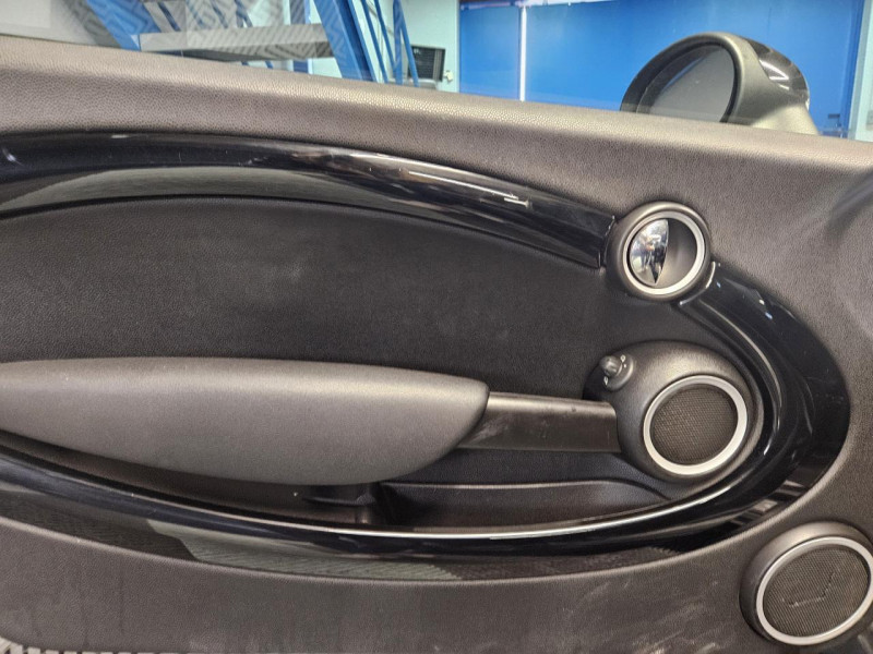 Photo 39 de l'offre de MINI MINI COOPER 1.6 122 Pack Chili BVA  R57 LCI CABRIOLET PHASE 2 à 12990€ chez MKP Distribution