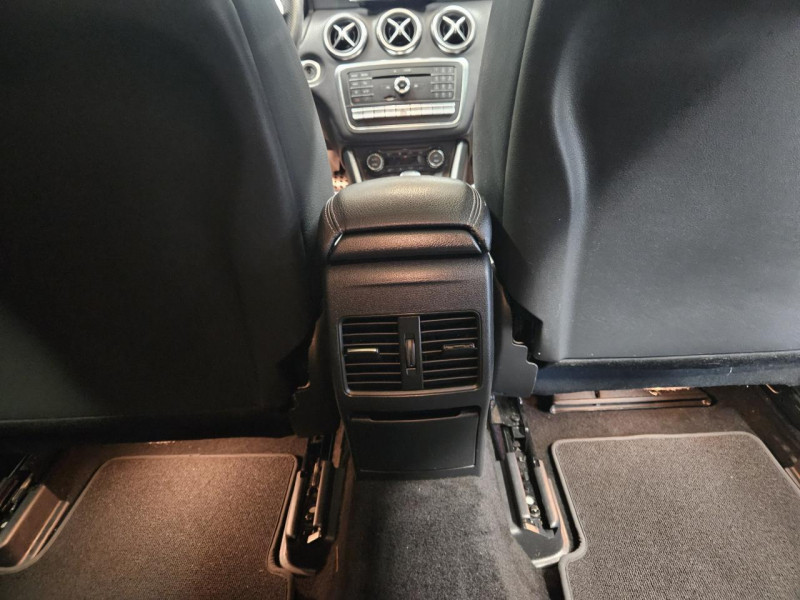 Photo 36 de l'offre de MERCEDES-BENZ CLASSE A 45 AMG 2.0 380 Speedshift DCT 4-Matic  à 24990€ chez MKP Distribution