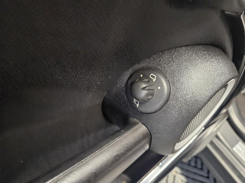 Photo 40 de l'offre de MINI MINI COOPER 1.6 122 Pack Chili BVA  R57 LCI CABRIOLET PHASE 2 à 12990€ chez MKP Distribution