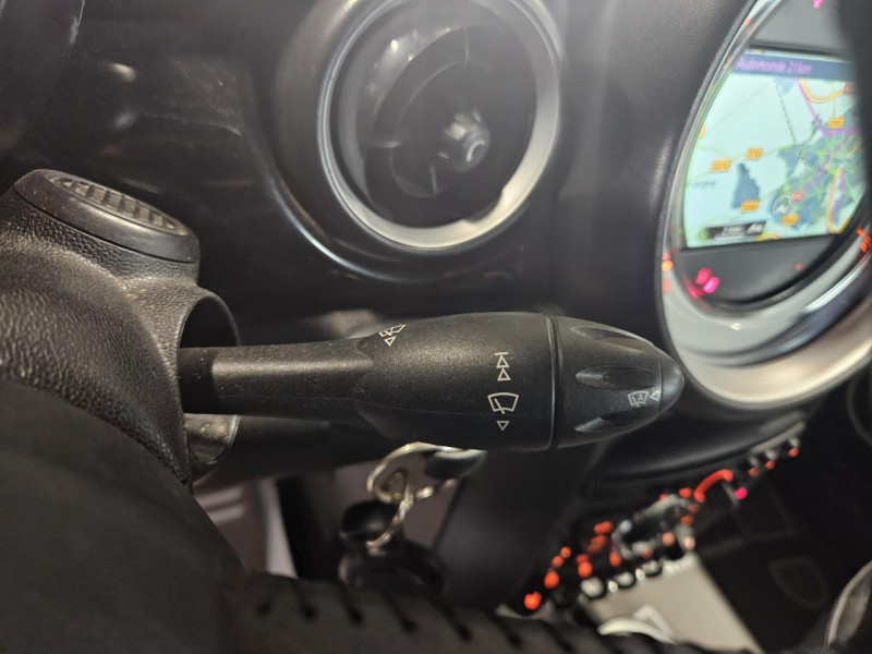 Photo 20 de l'offre de MINI MINI COOPER 1.6 122 Pack Chili BVA  R57 LCI CABRIOLET PHASE 2 à 12990€ chez MKP Distribution