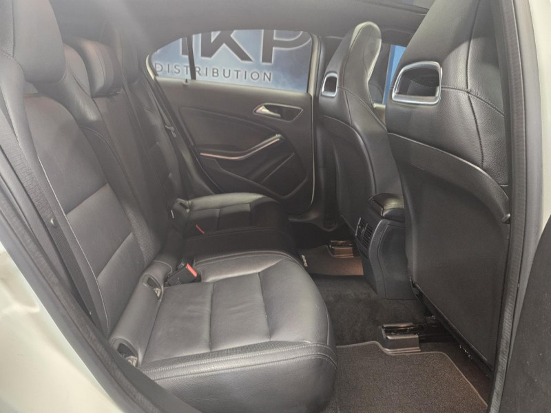 Photo 16 de l'offre de MERCEDES-BENZ CLASSE A 45 AMG 2.0 380 Speedshift DCT 4-Matic  à 24990€ chez MKP Distribution