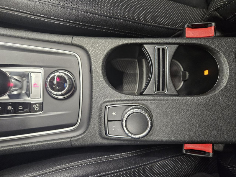 Photo 34 de l'offre de MERCEDES-BENZ CLASSE A 45 AMG 2.0 380 Speedshift DCT 4-Matic  à 24990€ chez MKP Distribution