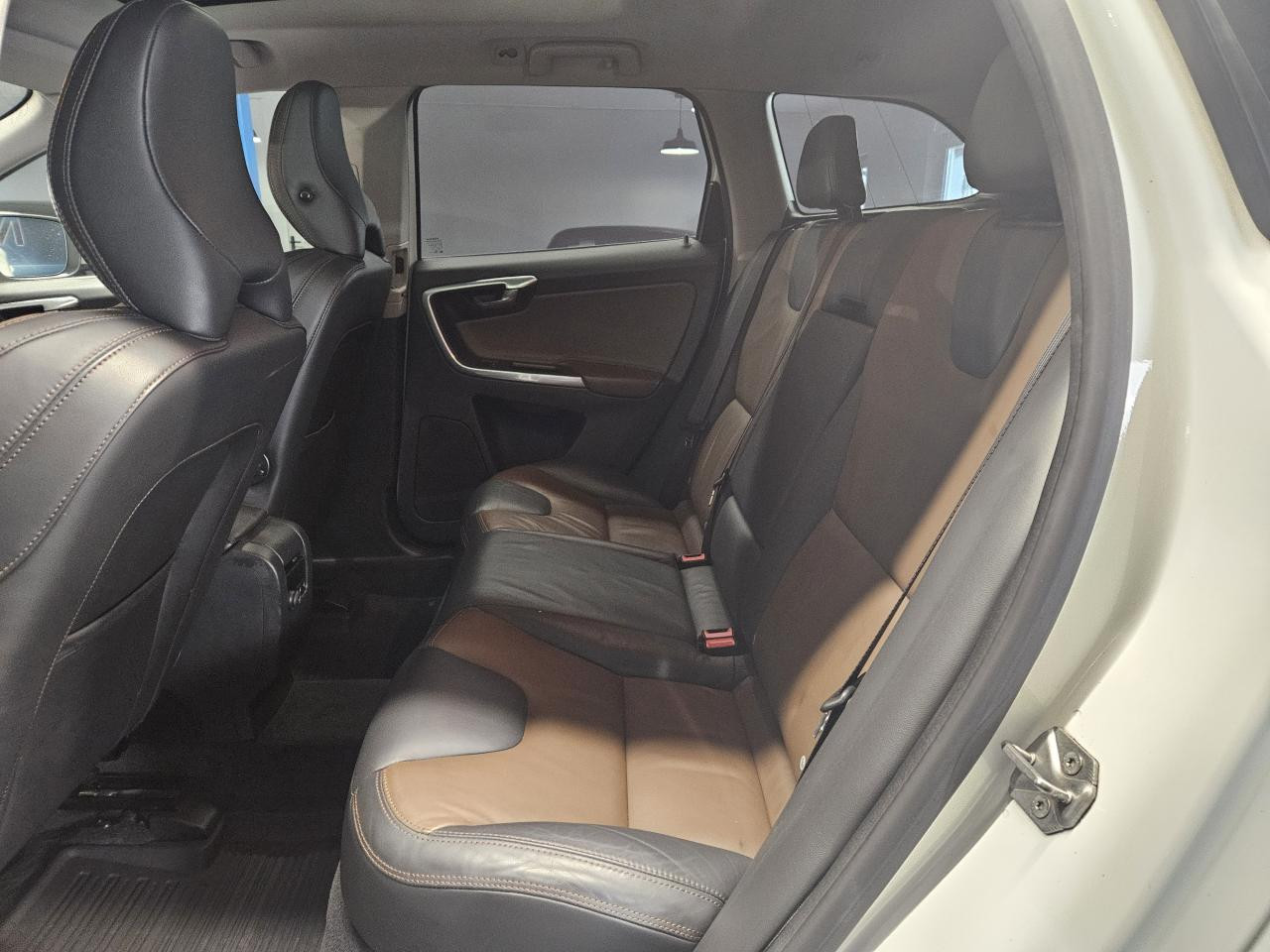 Volvo XC60 D5 AWD 2.4 215 XENIUM BVM d’occasion à Reims – MKP Distribution