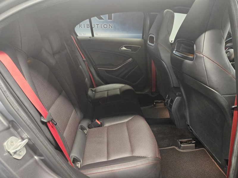 Photo 16 de l'offre de MERCEDES-BENZ CLASSE A 250 Sport 7G-DCT 4-Matic Sport à 21990€ chez MKP Distribution
