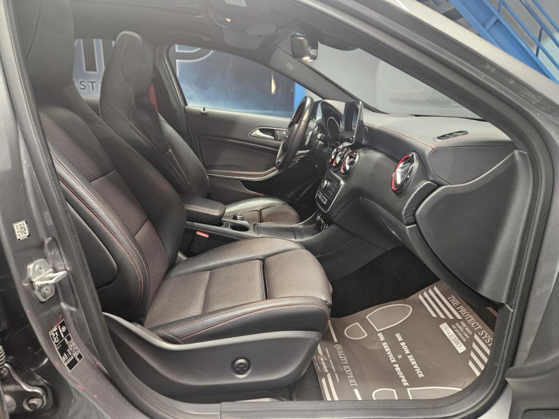 Photo 14 de l'offre de MERCEDES-BENZ CLASSE A 250 Sport 7G-DCT 4-Matic Sport à 21990€ chez MKP Distribution