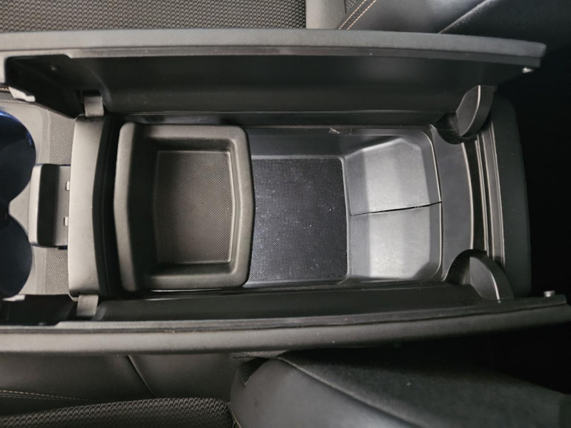 Photo 38 de l'offre de PEUGEOT 5008  1.5 BlueHDi 130 EAT8 GT à 21990€ chez MKP Distribution