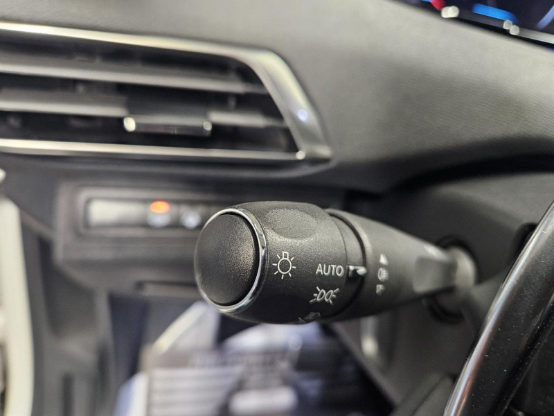 Photo 21 de l'offre de PEUGEOT 5008  1.5 BlueHDi 130 EAT8 GT à 21990€ chez MKP Distribution