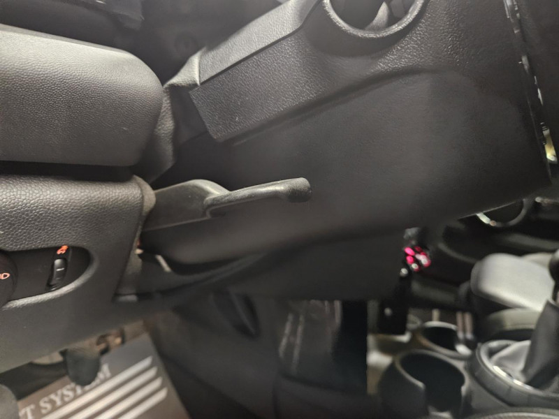 Photo 24 de l'offre de MINI HATCH 5 PORTES F55 Cooper S 2.0 192 Pack Red Hot Chili BVM6 à 16490€ chez MKP Distribution