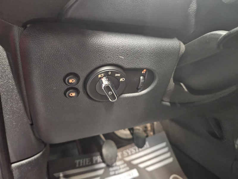 Photo 23 de l'offre de MINI HATCH 5 PORTES F55 Cooper S 2.0 192 Pack Red Hot Chili BVM6 à 16490€ chez MKP Distribution