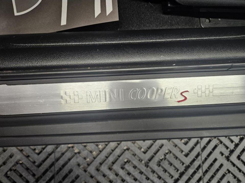 Photo 39 de l'offre de MINI HATCH 5 PORTES F55 Cooper S 2.0 192 Pack Red Hot Chili BVM6 à 16490€ chez MKP Distribution