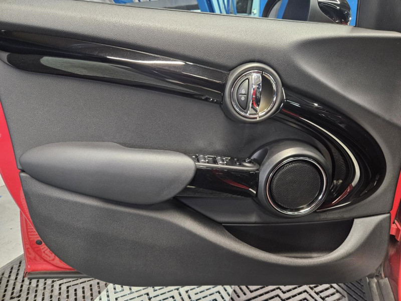 Photo 47 de l'offre de MINI HATCH 5 PORTES F55 Cooper S 2.0 192 Pack Red Hot Chili BVM6 à 16490€ chez MKP Distribution