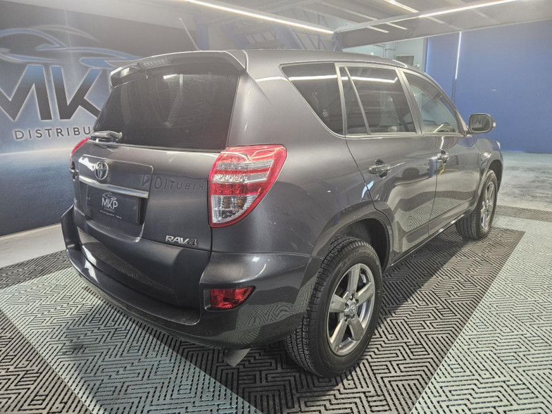 Photo 6 de l'offre de TOYOTA RAV4 2.2 D-4D 150 4WD Lounge BVM à 13990€ chez MKP Distribution