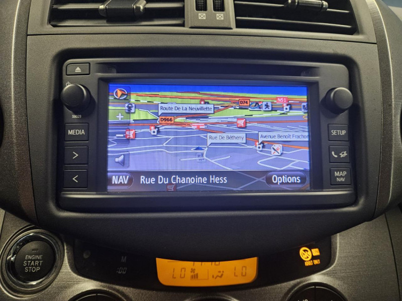 Photo 25 de l'offre de TOYOTA RAV4 2.2 D-4D 150 4WD Lounge BVM à 13990€ chez MKP Distribution