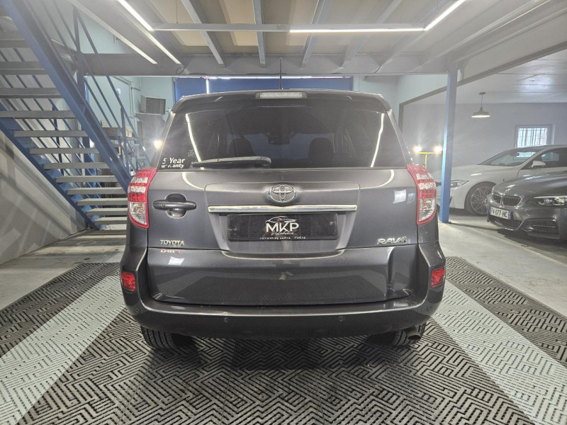 Photo 4 de l'offre de TOYOTA RAV4 2.2 D-4D 150 4WD Lounge BVM à 13990€ chez MKP Distribution