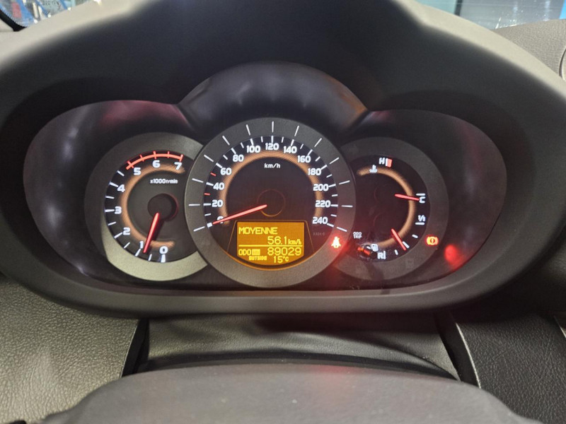 Photo 17 de l'offre de TOYOTA RAV4 2.2 D-4D 150 4WD Lounge BVM à 13990€ chez MKP Distribution