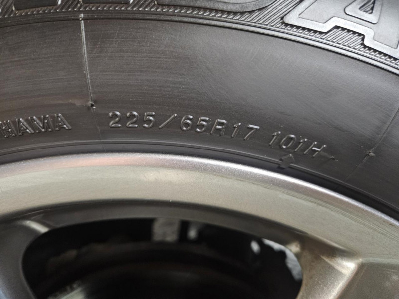 Photo 47 de l'offre de TOYOTA RAV4 2.2 D-4D 150 4WD Lounge BVM à 13990€ chez MKP Distribution